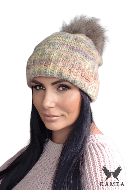 Női sapka KAMEA természetes pomponnal, többszínű, őszi-téli szezonra