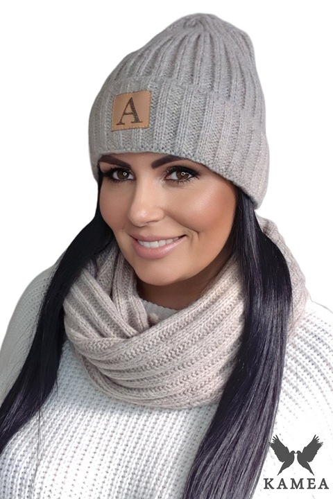 Set caciula si fular KAMEA, bej, cu aplicatie din piele