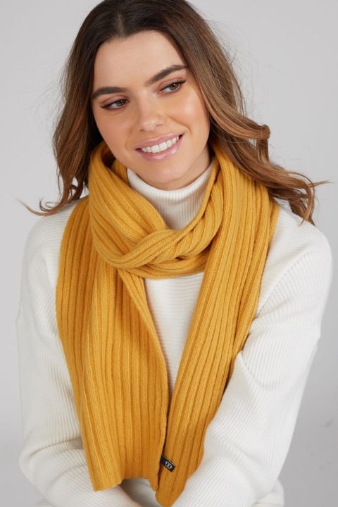 Дамски шал KAMEA, удобен, цвят мед