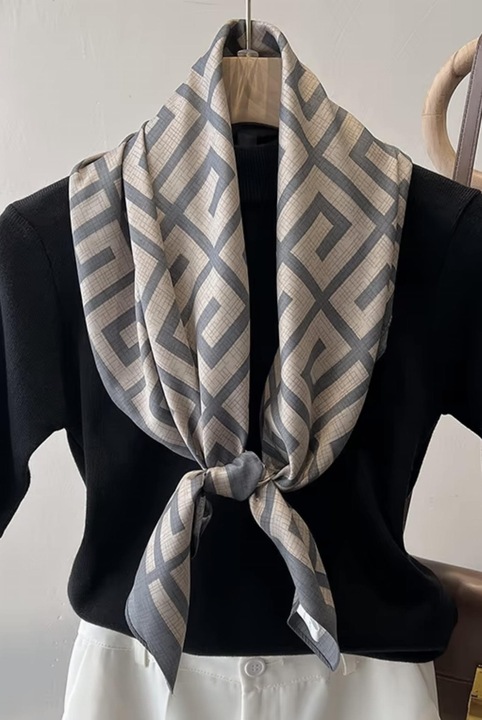 Дамски шал KAMEA, графит с гръцки мотив, 90x90 см