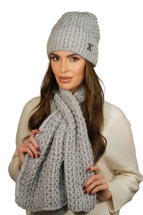 Set cu caciula si fular KAMEA, model Kosmos, gri deschis, material cald si confortabil