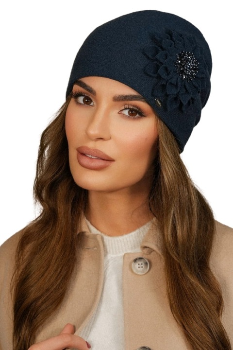 Дамска зимна шапка KAMEA, вълнена, апликация цвете, многоцветна, произведена в Полша