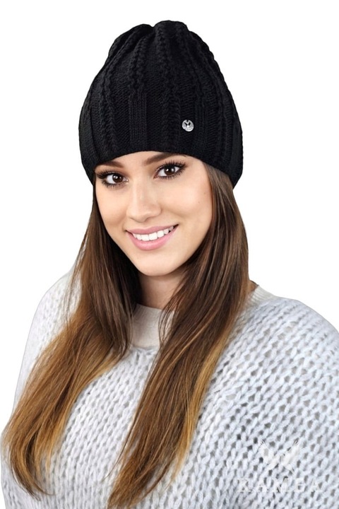 Дамска шапка KAMEA FILONA, черна, подплатена, елегантен дизайн