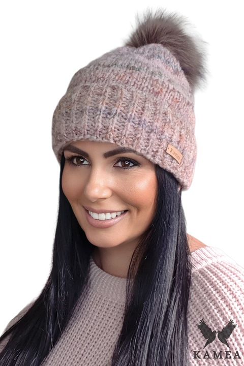 Caciula dama KAMEA, roz, cu pompon, din material calduros, multicolor