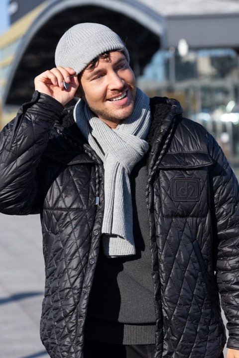 Férfi szett KAMEA - dokker sapka és szürke sál, 100% akril, bélés nélkül, őszi-téli szezonra