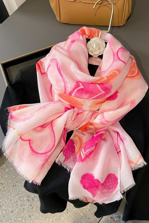Розов шал със сърца и златен блясък, 180x90 см, KAMEA