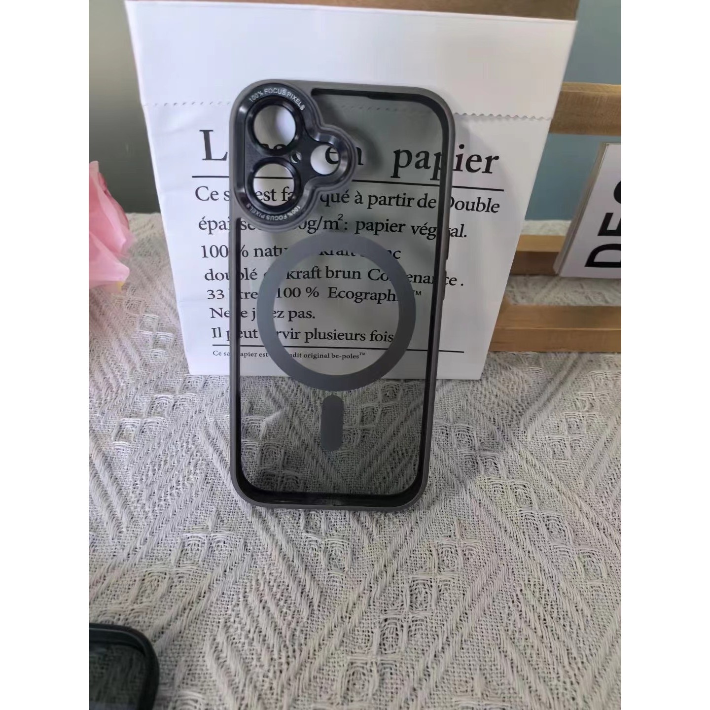 Husa de Protectie Compatibil cu iPhone 16, Flippy, Incarcare Wireless, Tehnologie Magsafe, Carcasa din TPU/ PC, Protectie Camera, Antisoc, Antizgariere, Negru - Transparent