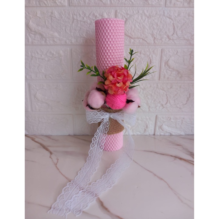 Свещ за кръщене, Свещ, розова, 26x5 см, декорирана с памучни цветя, изкуствени цветя, розово кълбо, ютена лента и дантелена панделка