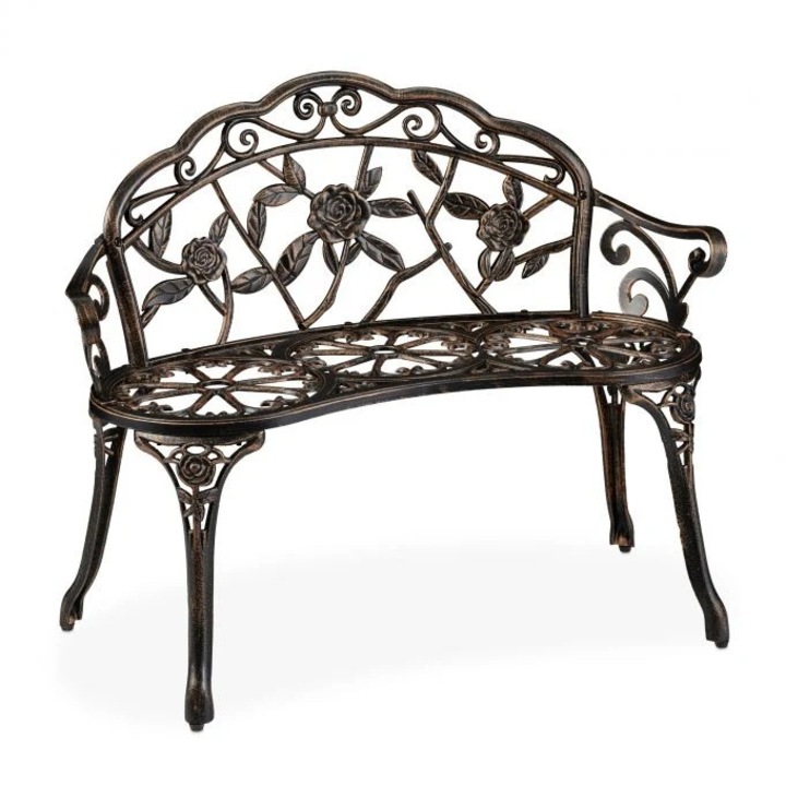 Градинска пейка с рози