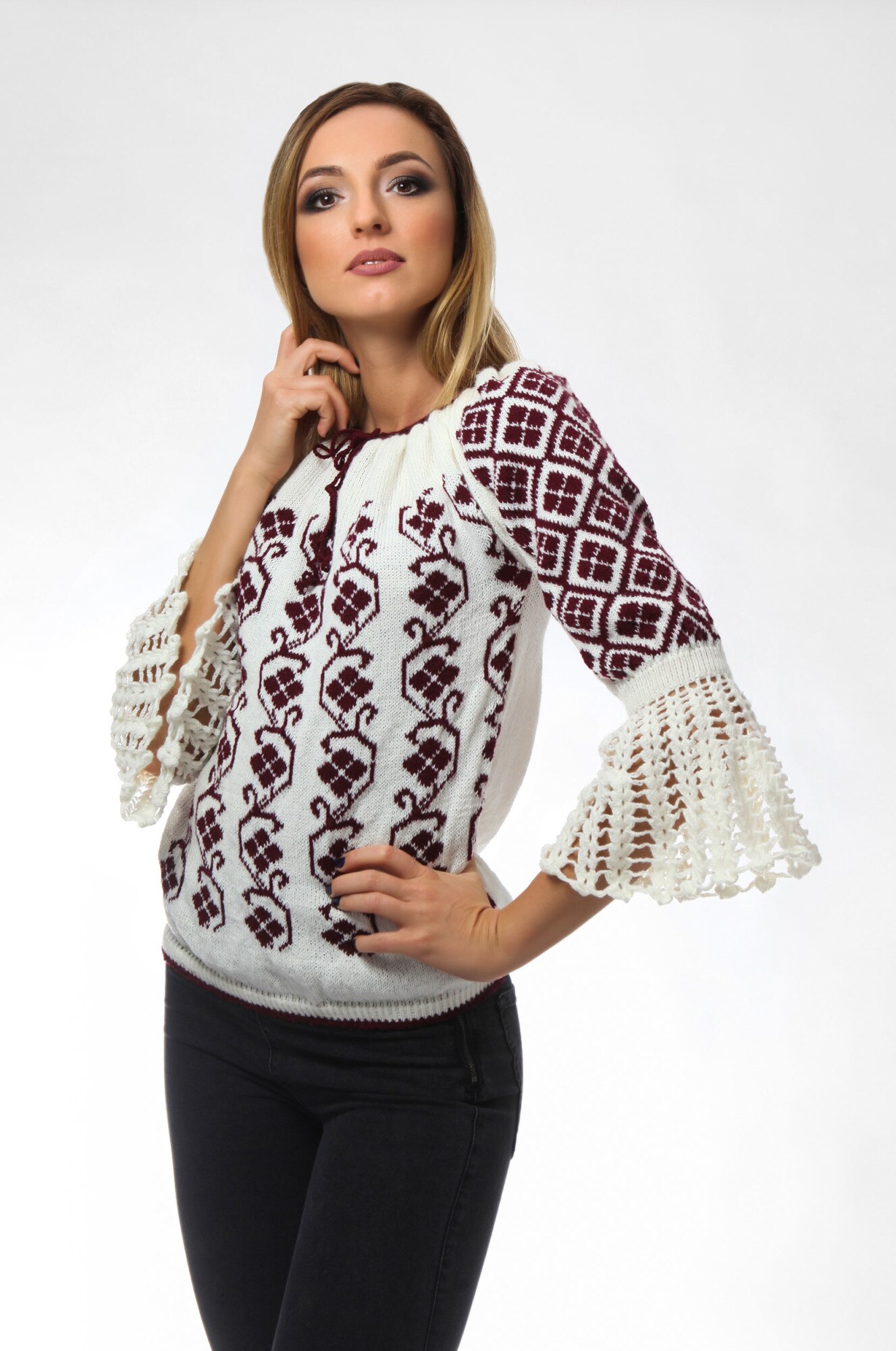 Ie tricotata Onibon, cu model floral bordeaux