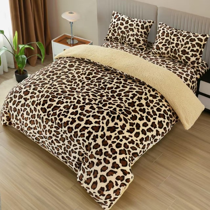 Set Lenjerie Cocolino cu Blanita si Elastic, Groasa si Pufoasa – 4 Piese, 2 Fete de Perna Incluse, Cearceaf cu Elastic 180x200 cm, Culoare Leopard