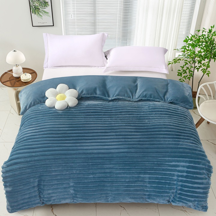 Patura Cocolino Reversibila pentru pat dublu NufJoy®, 200x230 cm, cu Dubla Intrebuintare Patura Pufoasa si Calduroasa/Husa de Pilota prevazuta cu fermoar, Azur