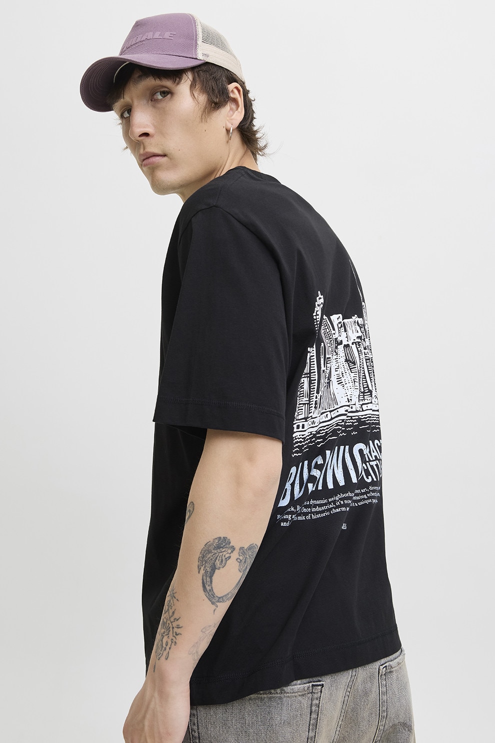 Jack & Jones, Tricou din bumbac organic cu model grafic pe spate, Alb, Negru, XL
