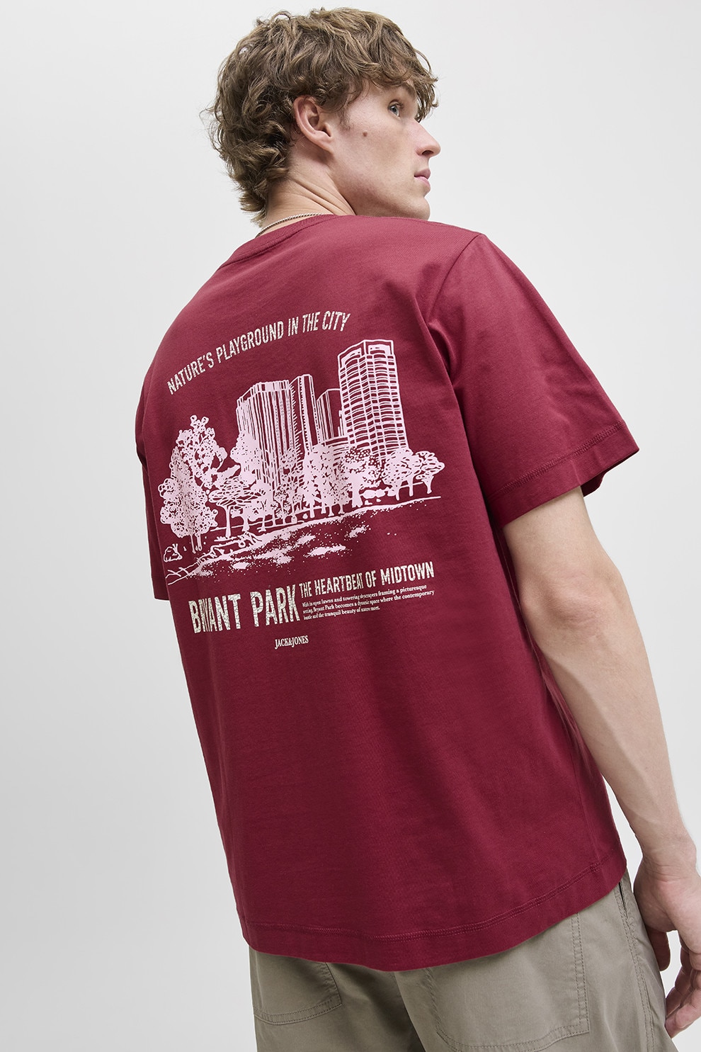 Jack & Jones, Tricou din bumbac organic cu model grafic pe spate, Alb, Rosu capsuna, L