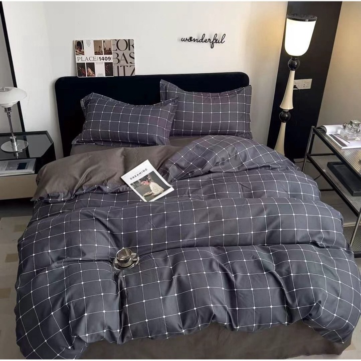 Set lenjerie de pat, Pucioasa, Finet, Cearceaf de pat cu elastic 140 x 200 cm, Husa pilota 155x200 cm, 2 huse perne 55 x 75 cm si 50 x 50 cm, pentru pat de dimensiuni 140x200 cm, Pat 1 persoana, Tematica Forme Geometrice, Gri Inchis, FNUE-097