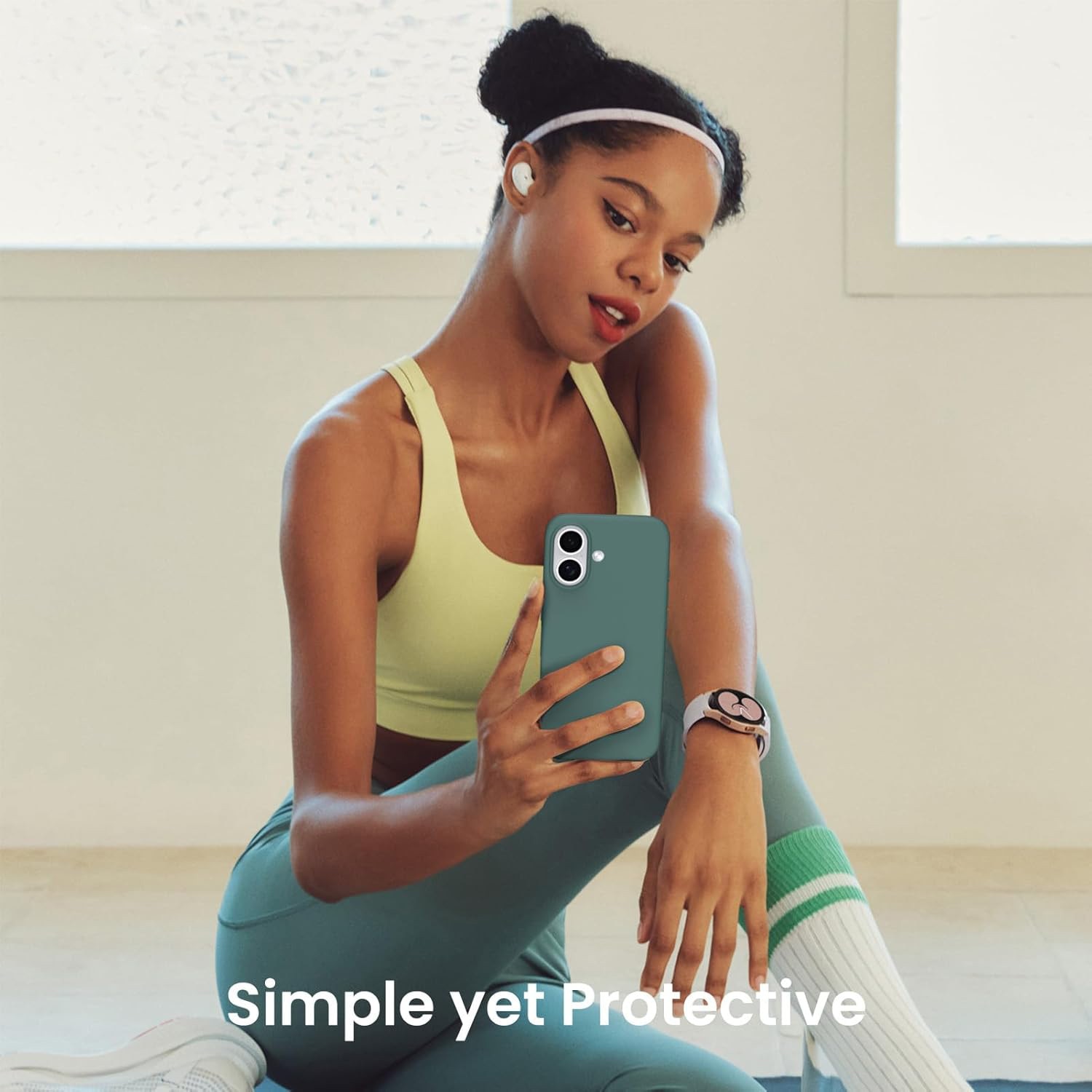 Husa pentru iPhone 17, SIlicon Catifelat Cu Interior Microfibra, Verde inchis