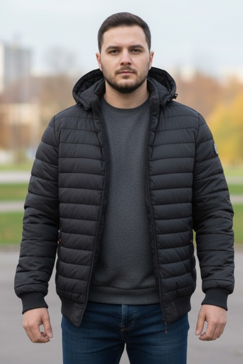 Férfi Steppelt Kabát, nagy méretű, levehető kapucnival, fekete cipzáras zsebekkel D88915 11875, Fekete