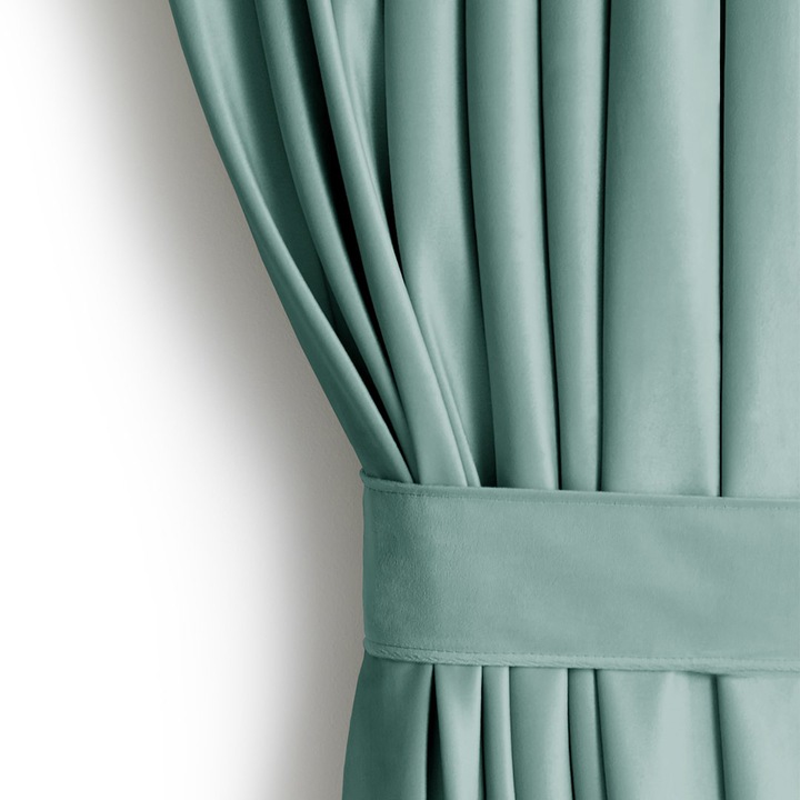 Кадифена завеса с халки, Velvet, плътност 210 гр/кв.м, непрозрачност 77%, 140 x 245 см, Vernil, 1 бр.