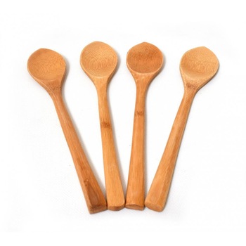 Set 4 linguri din lemn pentru micii bucatari Set 4 linguri din lemn pentru micii bucatari