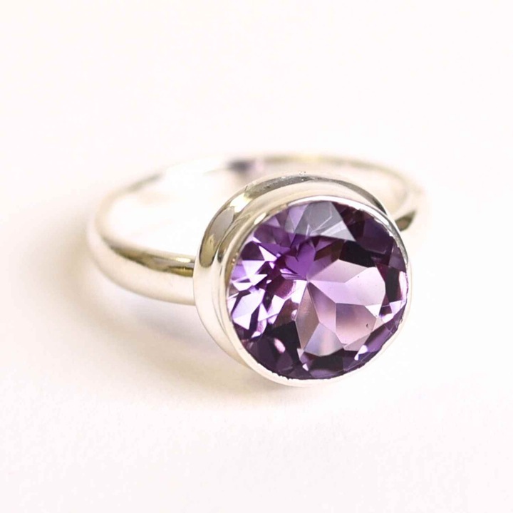 Inel Argint 925 cu Ametist Fatetat Rotund - Armonie si Claritate Spirituala