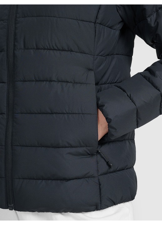 4F - 379452, Наситено черно