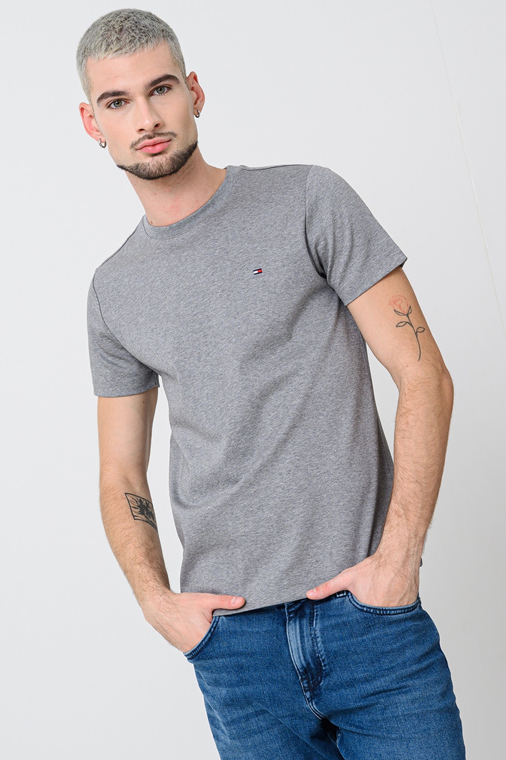 Tommy Hilfiger, Tricou slim fit cu decolteu la baza gatului, Gri melange, S