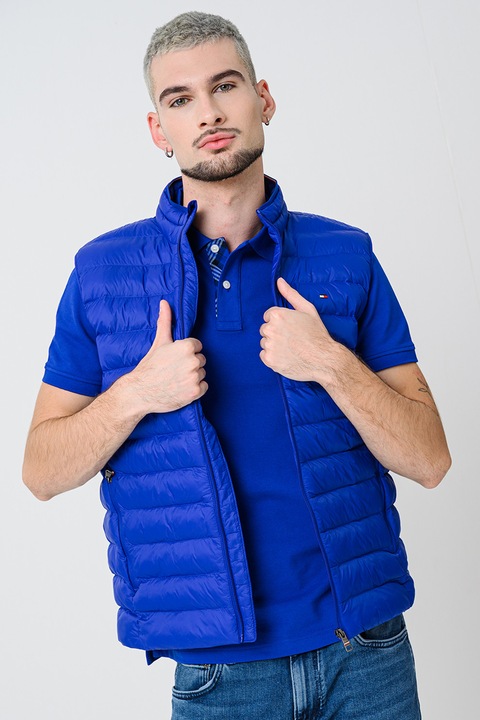 Tommy Hilfiger, Vesta matlasata cu model pliabil si buzunare cu fermoar, Albastru royal, S