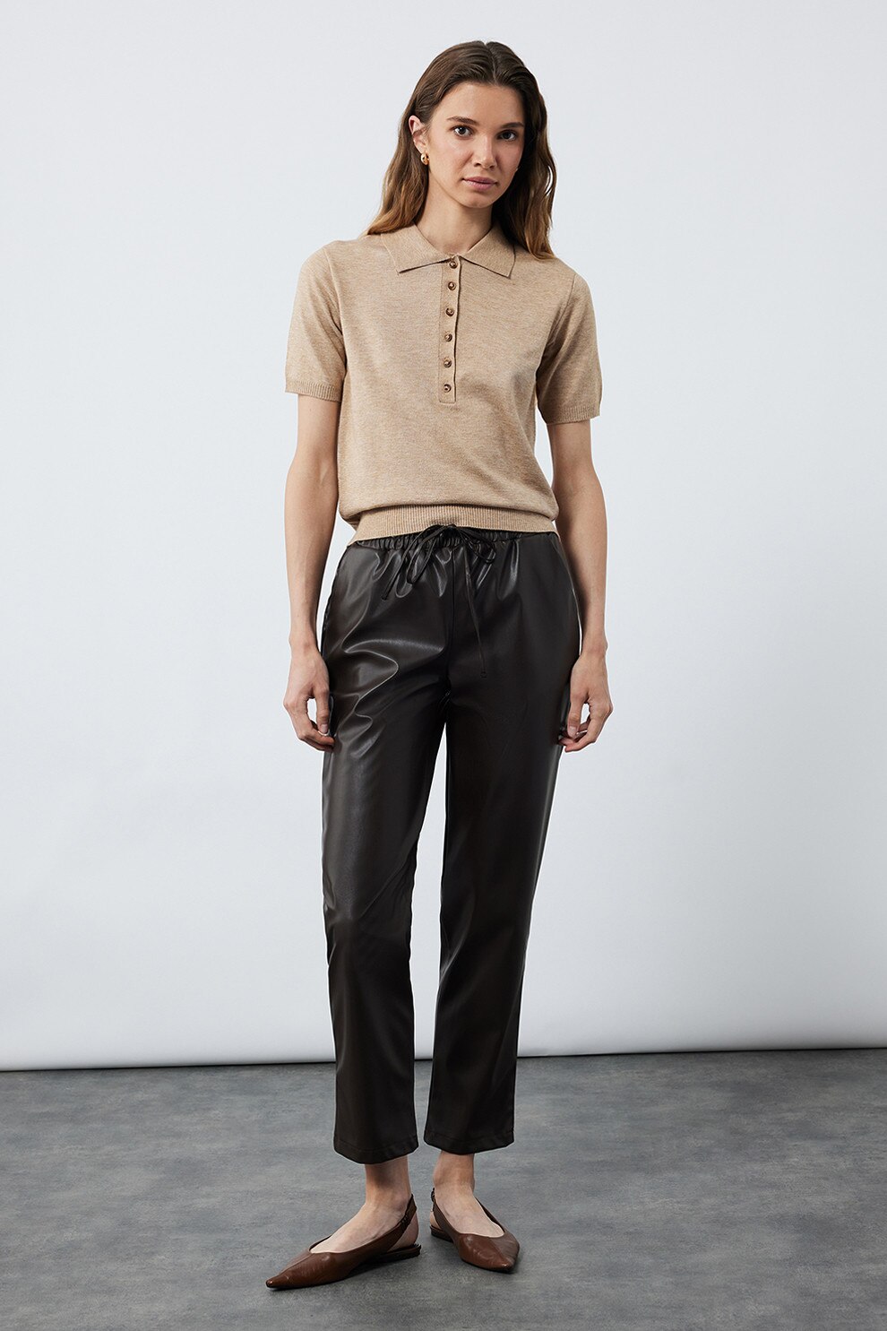 KOTON, Pantaloni crop conici de piele sintetica, Maro fango, 34
