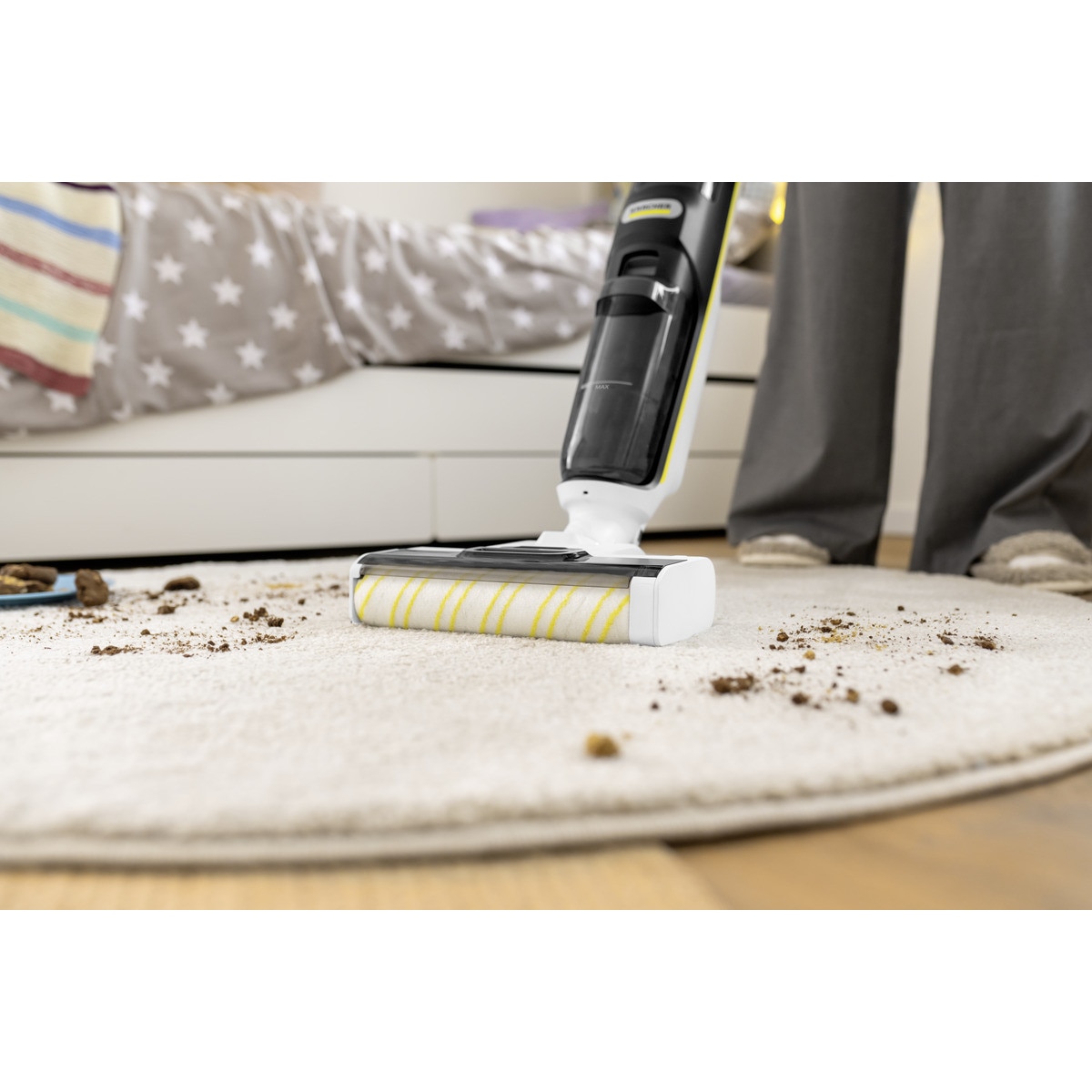 Aspirator vertical cu spalare Karcher FCV 4, 180W, Autonimie 45 min Negru