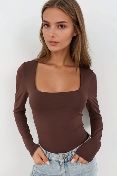 Topuri, HiCCUP, tricotat cu guler patrat, croiala slim, maro inchis, jerseu