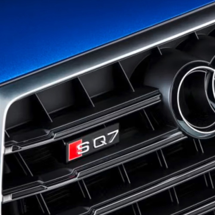 SQ7 embléma hűtőrács Audi