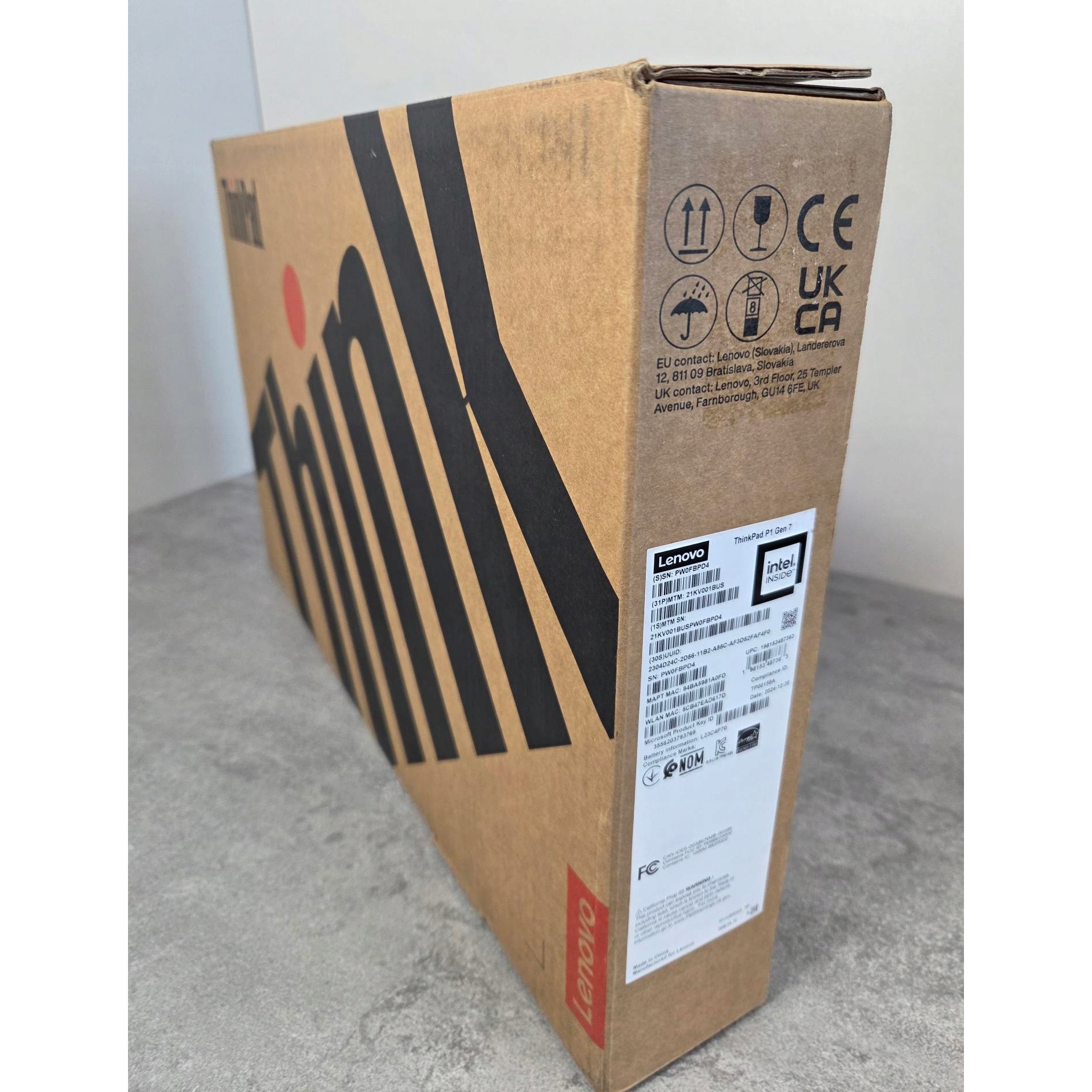 Laptop Lenovo ThinkPad P1 Gen 7, procesor Intel Core Ultra 9 185H, 32GB RAM, SSD 1TB, ecran 16" WQXGA, NVIDIA GeForce RTX 4070, 165Hz, 1,82 kg
