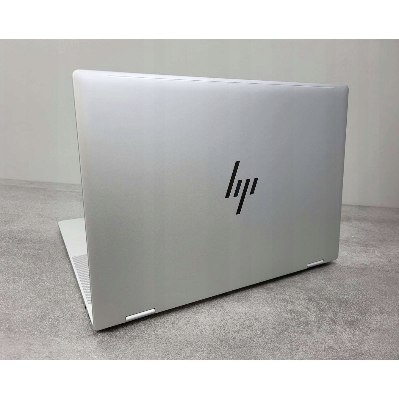 使用少美品HP ENVY x360 Ultra5 125U 16GB 512GB Laptop 2in1 HP Envy x360, Intel Core Ultra 5 125U, 16GB RAM