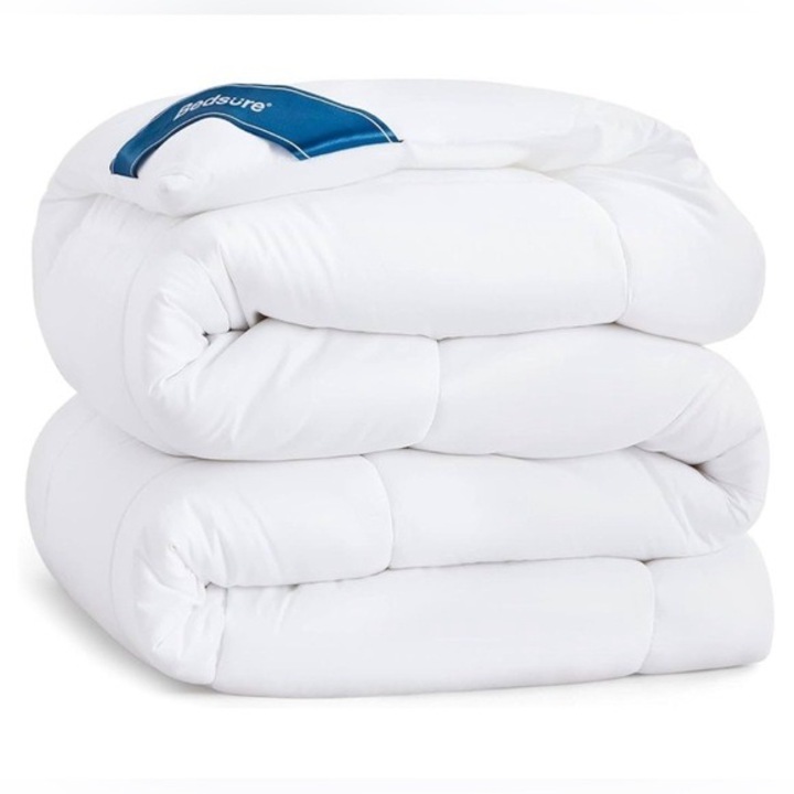 Pilota, Bedsure, 155x220 cm, usoara, hipoalergenica, alba