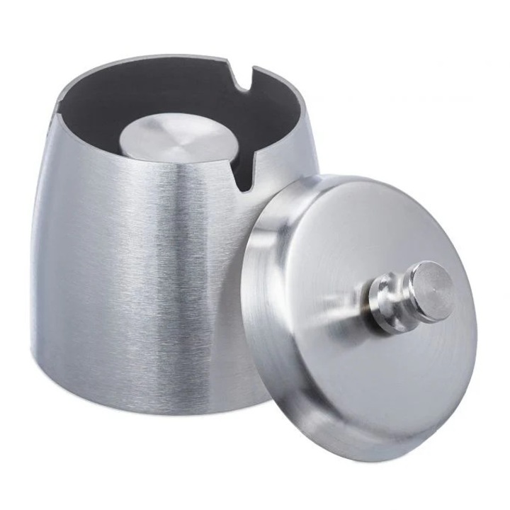 Kültéri hamutartó fedéllel