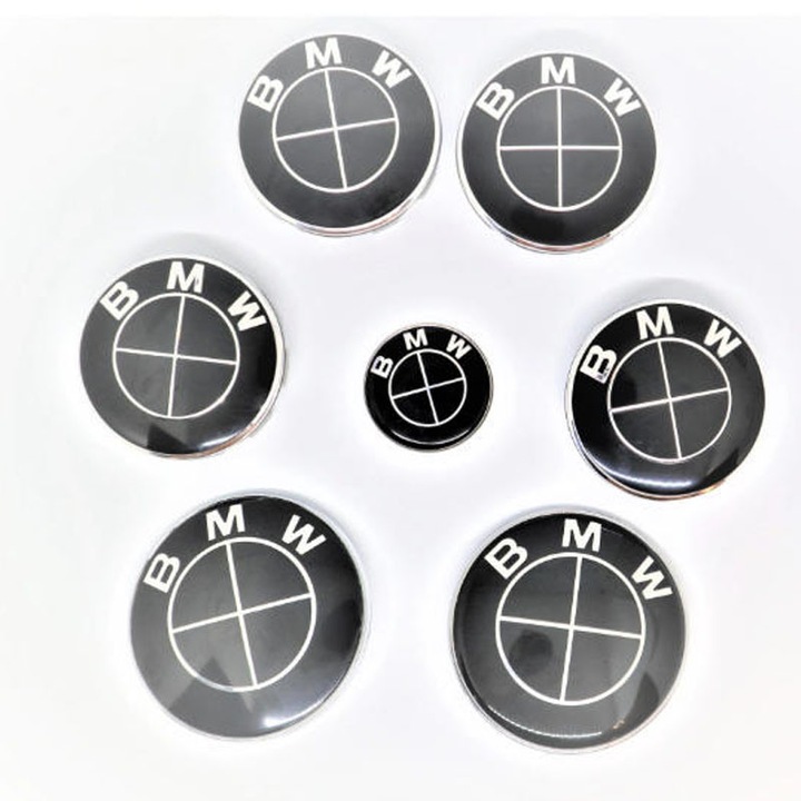 BMW embléma szett, 7 db, teljesen fekete, motorháztető 82 mm, csomagtartó 74 mm, felniközép 68 mm, kormány embléma 44 mm, 3-as sorozat széria, E90, E91, F30, F31