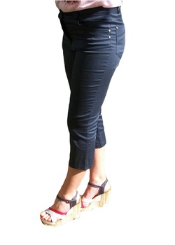 Pantaloni trei-sferturi masuri mari din bumbac , D&J Exclusive ,Bleumarin , 42 EU Pantaloni trei-sferturi masuri mari din bumbac , D&J Exclusive ,Bleumarin , 42 EU