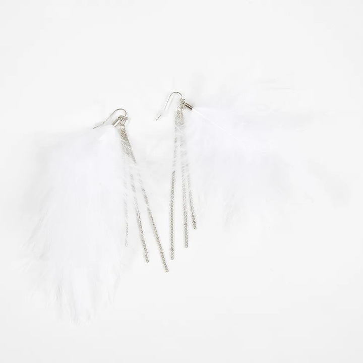 Cercei lungi cu pene albe si lanturi fine, Meli Melo Paris