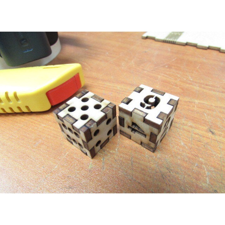 Set de jocuri de sah si table, Intrahome, plywood 3mm-4mm, 30x30 cm, fabricat in Grecia