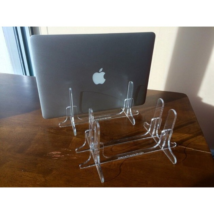 Stand pentru laptop Intrahome, plywood 3mm-4mm, dimensiune 30x30 cm, design personalizat