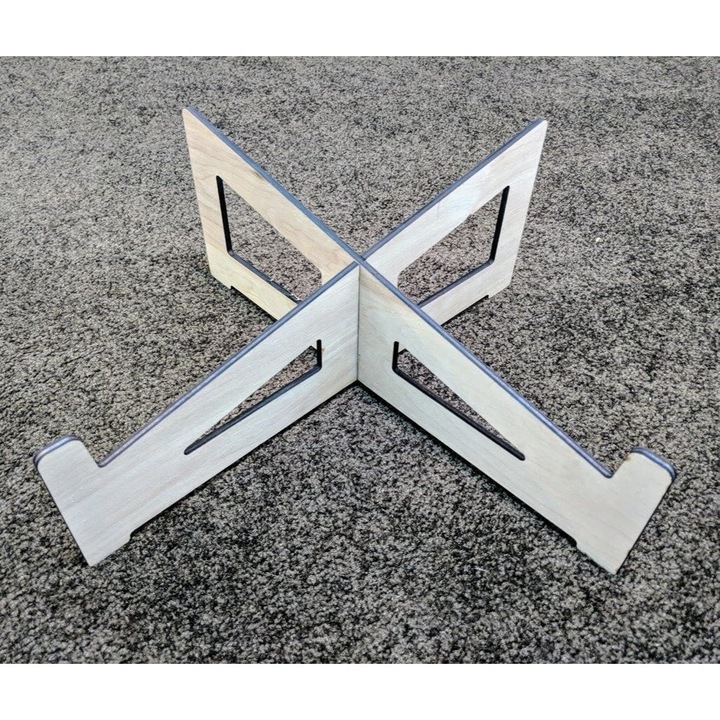Stand pentru laptop Intrahome, plywood 3mm-4mm, 30x30 cm, design personalizat