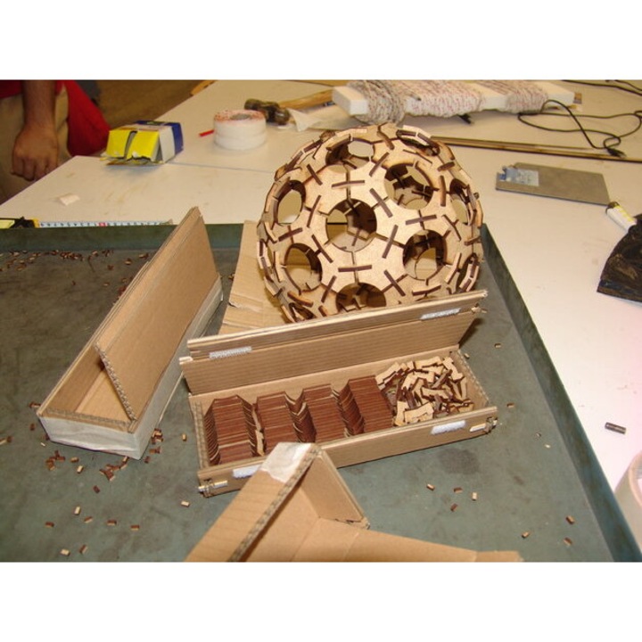 Lampa Star Wars Death Star, Intrahome, 30x30 cm, din plywood 3mm-4mm, design personalizat