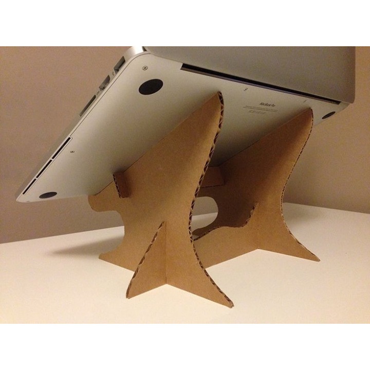 Stand pentru laptop Intrahome, plywood 3mm-4mm, 30x30 cm, design personalizat, fabricat in Grecia