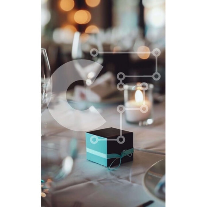 Puzzle din lemn Intrahome, set 25 piese, imagine masa cu farfurii albe si lumanari, 10x10 cm, cutie din lemn wenge.