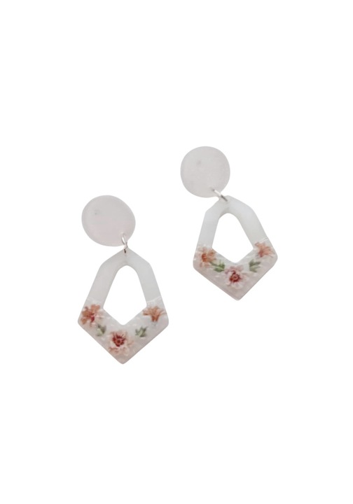 Cercei din rasina sintetica, realizati manual, multicolor, 4x2 cm