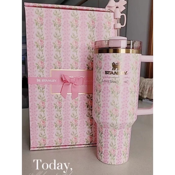 Термос с дръжки Stanley Quencher H2.0, капак с три позиции, дизайн за поставка за кола, изолирана неръждаема стомана, розов, 40oz