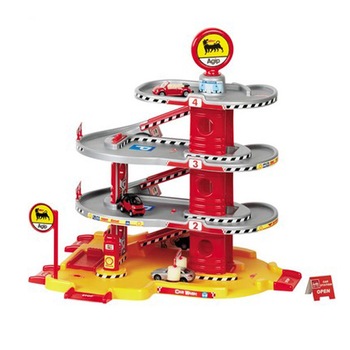 Garaj cu patru nivele si masinuta Faro Garaj cu patru nivele si masinuta Faro