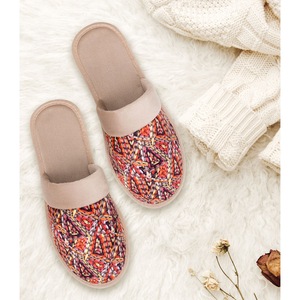 Slapi, papuci, saboti dama