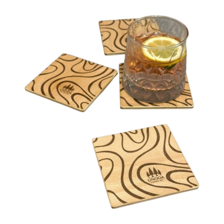 Set suporturi pahare UNOOA, 4 coastere, lemn de fag gravat, 10x10cm, grosime 6mm, culoare naturală
