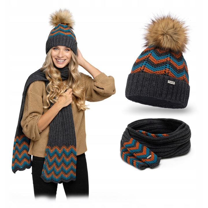 Női téli szett, Pamami, univerzális, barna, szigetelt sapka, hosszú sál, polár bélés, szőrme pompom, antisztatikus réteg, anyag: 85% akril, 15% poliamid, szett tartalma: sapka és sál, fagyálló, kényelmes